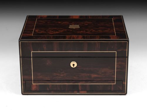 Coromandel Vanity Box