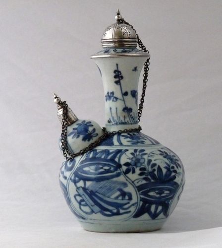 Ming Blue and White Kraak Kendi