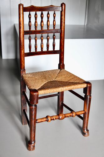 Set 6 19th Century Spindle Back Chairs V291