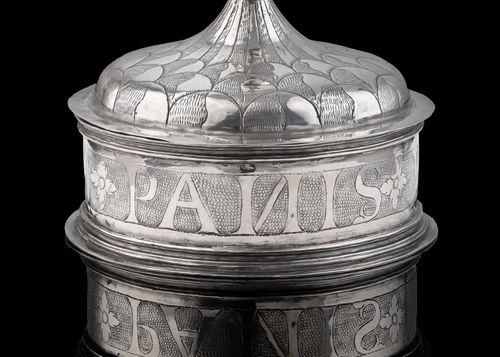 A Spanish silver Pyx c.1600