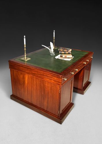 Early 19th Century Mahogany Twin Pedestal Partners’ Desk