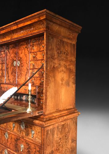 CHARLES II BURR WALNUT ESCRITOIRE
