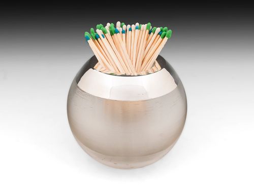 Globe Match Striker