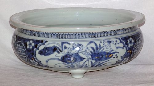 Ming Blue and White Transitional Tripod Censer