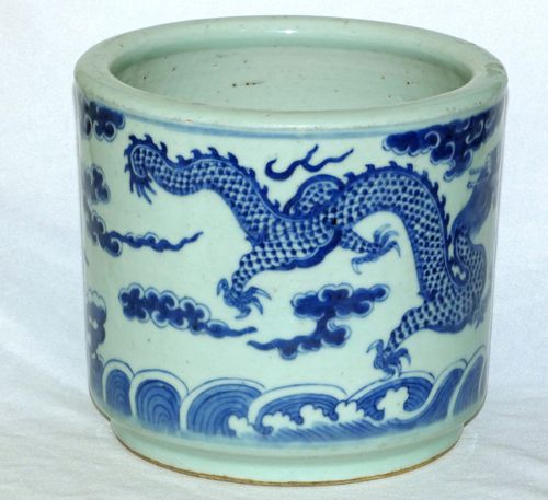 Chinese Blue and White 19th Century Brush Pot / Bitong