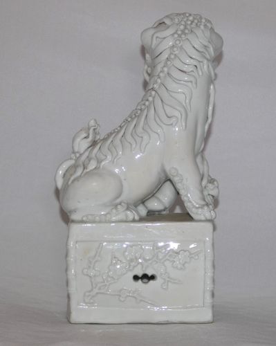 Kangxi Blanc de Chine large Dog of Fo