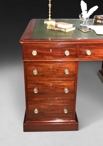 Early 19th Century Mahogany Twin Pedestal Partners’ Desk