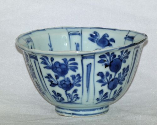Ming Kraak Blue and White Porcelain Crow Cup