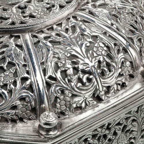 A Very Rare Indo-Portuguese Silver Octagonal Box (17th century Portugal)