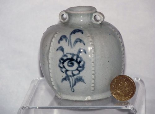 Yuan Blue and White Round Jar