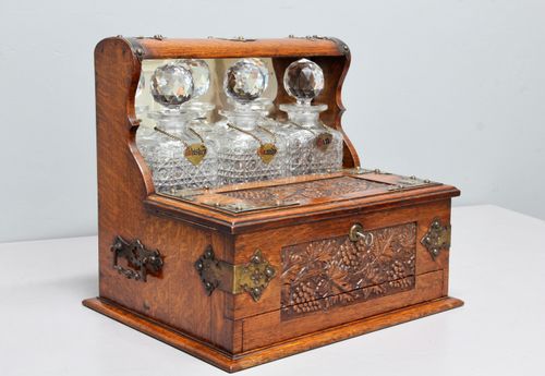 Victorian Fully Fitted Oak Tantalus