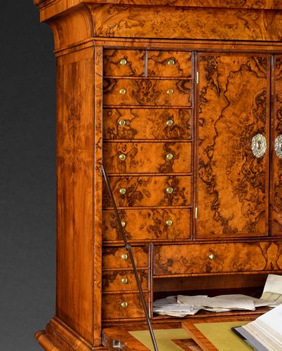 CHARLES II BURR WALNUT ESCRITOIRE