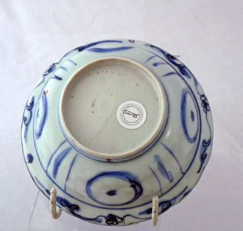 Ming Kraak blue and white Klapmuts bowl