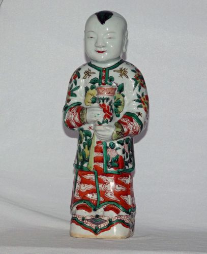 Kangxi / Yongzheng Export Ware Wucai Figure of a Standing Boy