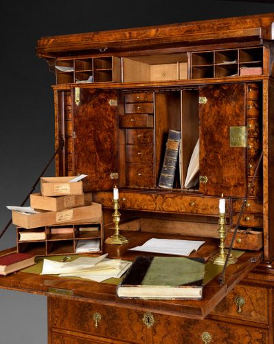 CHARLES II BURR WALNUT ESCRITOIRE