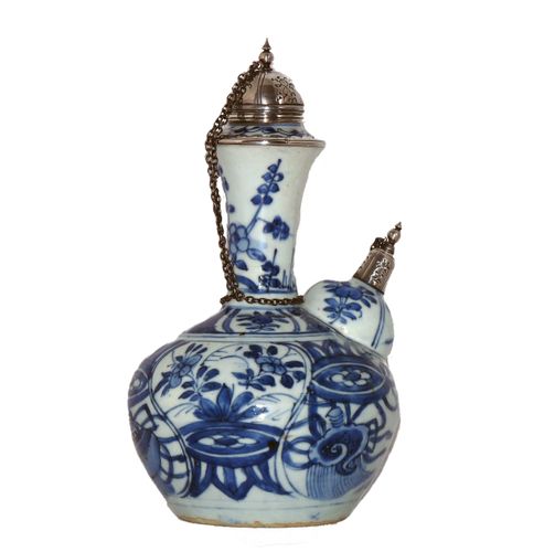 Ming Blue and White Kraak Kendi
