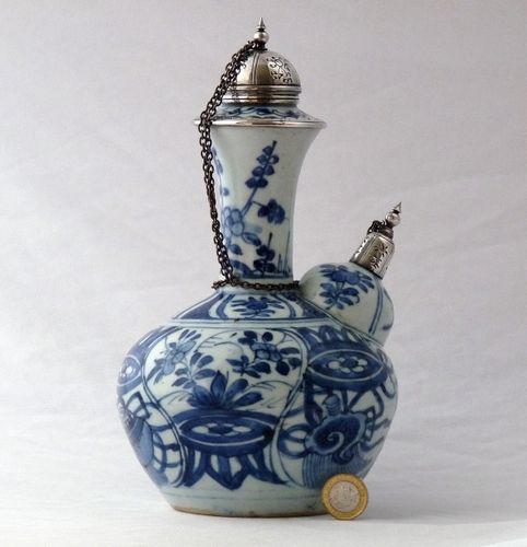 Ming Blue and White Kraak Kendi
