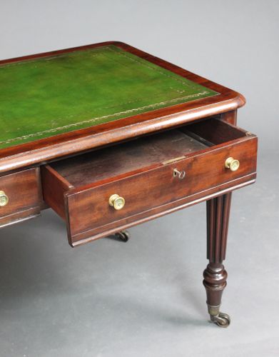Writing table