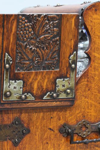 Victorian Fully Fitted Oak Tantalus