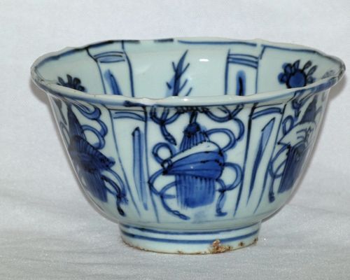 Ming 17th Century Chinese Kraak U shaped Crow cup