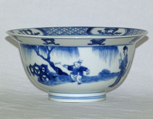 Kangxi Blue and white Klapmuts bowl
