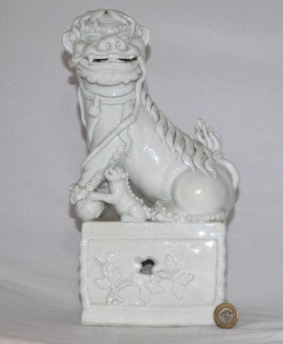 Kangxi Blanc de Chine large Dog of Fo