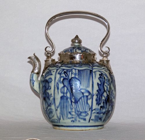 Ming Blue and White Wine pot
