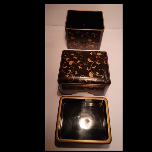 Antique Japanese Maki-e Lacquer Box