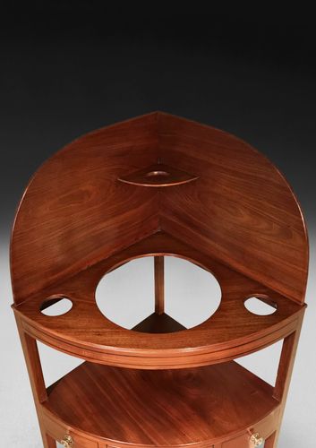 George III Mahogany Corner washstand