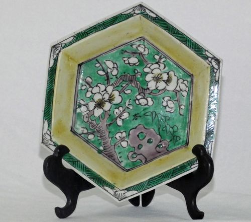 kangxi Biscuit Porcelain Famille verte Shaped Dish