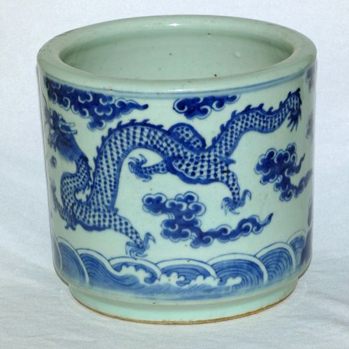 Chinese Blue and White 19th Century Brush Pot / Bitong