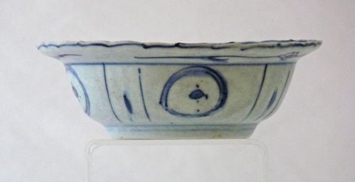 Ming blue and white porcelain kraak bowl