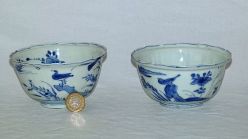 Chinese Ming Kraak Blue and White Crow Cup