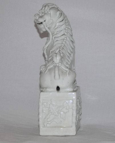 Kangxi Blanc de Chine large Dog of Fo