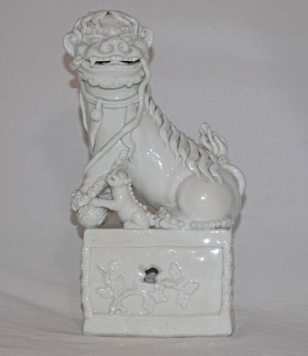 Kangxi Blanc de Chine large Dog of Fo