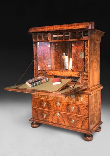 CHARLES II BURR WALNUT ESCRITOIRE