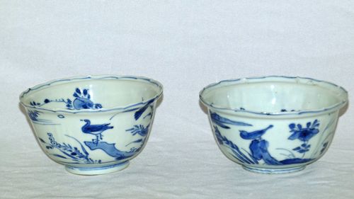 Chinese Ming Kraak Blue and White Crow Cup