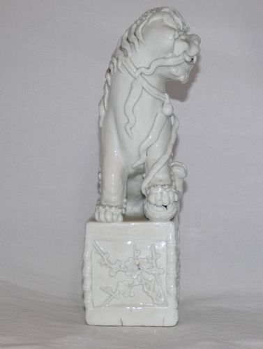 Kangxi Blanc de Chine large Dog of Fo