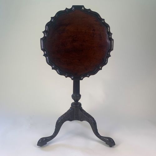 Chippendale period mahogany 'pie-crust' tripod table
