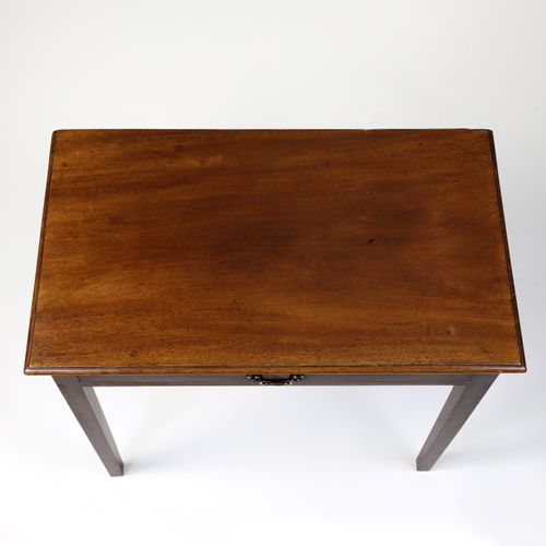 Georgian mahogany side table 