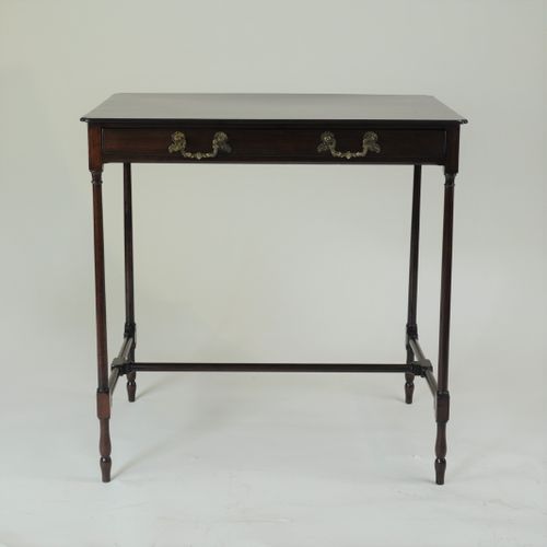 Fine George III period mahogany 'spider-leg' side table