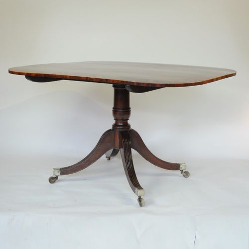 Fine quality shaped rectangular/oval Breakfast Table
