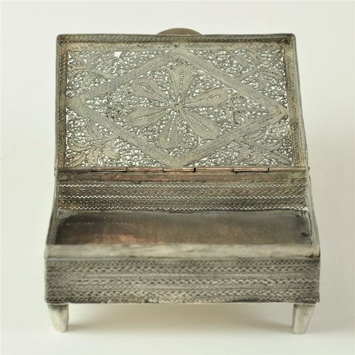 Continental silver filigree trinket box