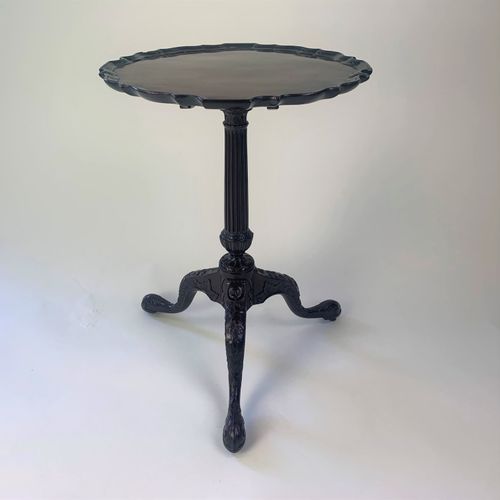 Chippendale period mahogany 'pie-crust' tripod table