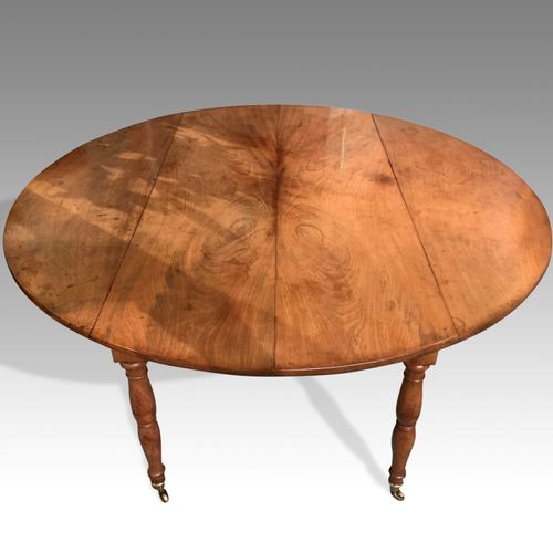 Large Pale fruitwood circular Dining Table 