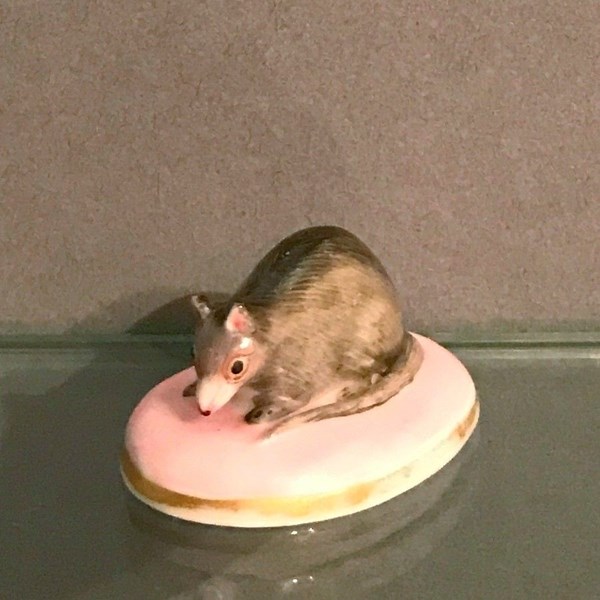 Chamberlain's Worcester Mouse