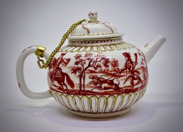 Meissen Böttger Hausmalerei Teapot and Cover