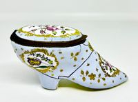 Staffordshire Shoe Snuff Box or Bonbonniere