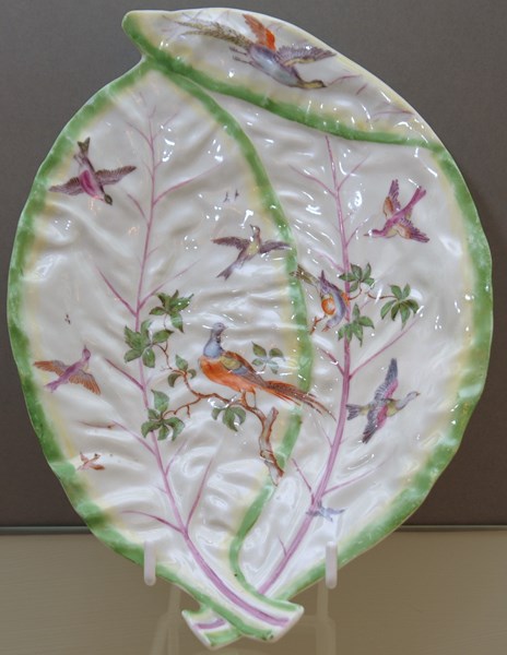 A Worcester leaf  shaped dish