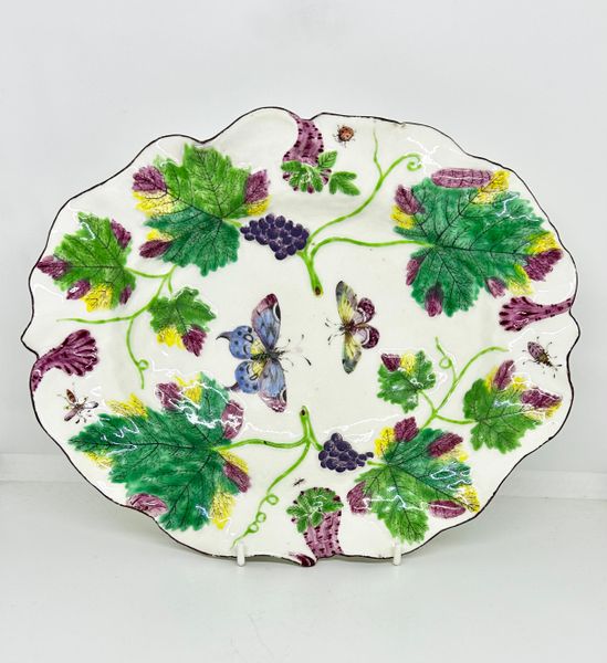 Bow Shaped Dish